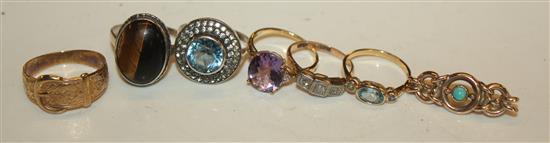 Dress rings & brooch